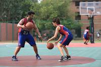 Кадр Подруга наполовину