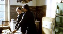 Кадр из фильма "Напротив" - 2