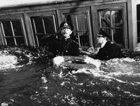 Кадр Добрые сердца и короны