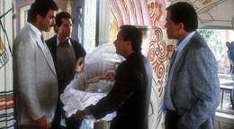 Кадр из фильма "Трое мужчин и младенец" - 2