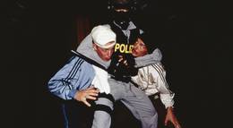 Кадр из фильма "Тел(к)охранители" - 2