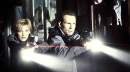 Кадр из фильма "Охотники за разумом" - 1