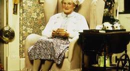 Кадр из фильма "Миссис Даутфайр" - 2