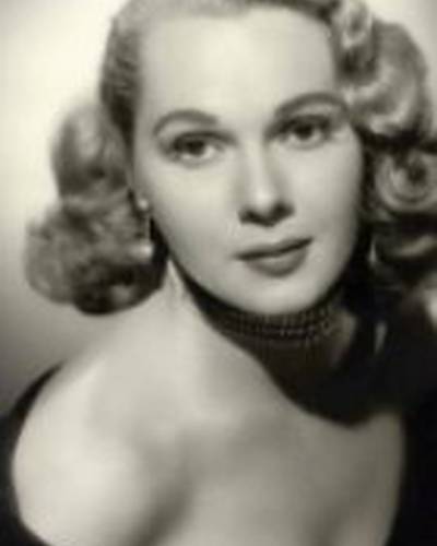 Адэль Йоргенс фото