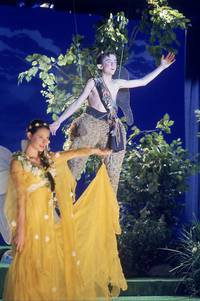 Кадр Малкольм в центре внимания