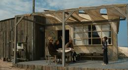 Кадр из фильма "Такие красивые люди" - 1