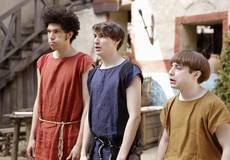 Сет Роген снимет американский ремейк британского сериала «Плебеи»