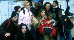 Кадр из фильма "Черное и белое" - 1