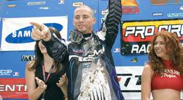 Кадр из фильма "Суперкросс" - 1