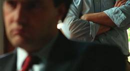 Кадр из фильма "Сделка" - 1