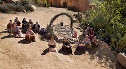 Кадр из фильма "Женский источник" - 1