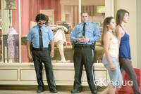 Кадр Типа крутой охранник