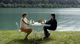 Кадр из фильма "Далеко по соседству" - 2