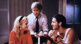 Кадр из фильма "Один среди женщин" - 2