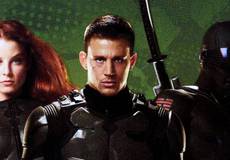 На Рэя Стивенсона 