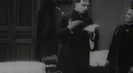 Кадр из фильма "Дядюшкина квартира" - 2