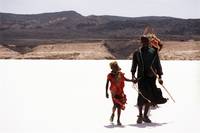 Кадр Когда ветер поднимает песок