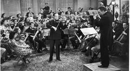 Кадр из фильма "Им нужна музыка" - 1