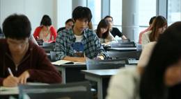 Кадр из фильма "Клон" - 1