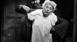 Кадр из фильма "Невидимые миру слезы" - 1