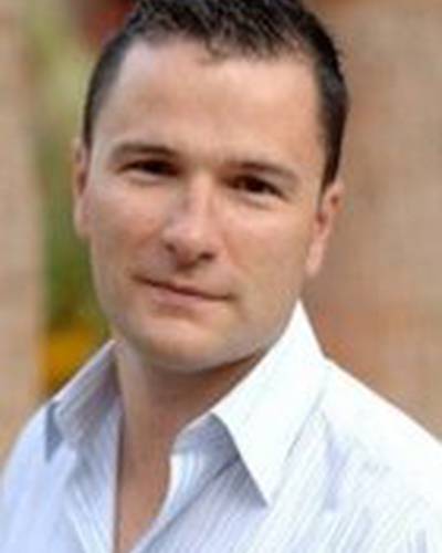 Мэтт Р. Брэйди фото