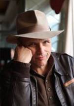 Джонатан Лоуренс фото