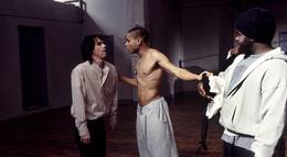 Кадр из фильма "Тюрьма «ОZ»" - 2