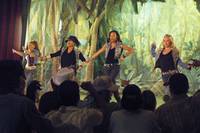 Кадр Чита Гёрлз в Барселоне