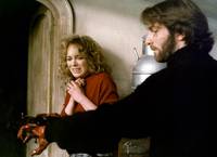 Кадр Дом на краю кладбища