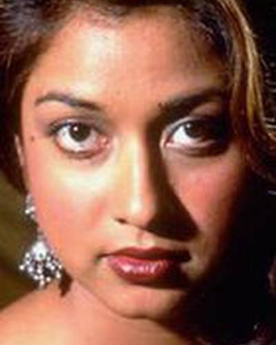 Самия Шоаб фото