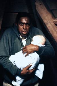 Кадр Рука, качающая колыбель