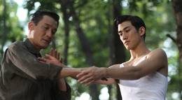 Кадр из фильма "Брюс Ли" - 2