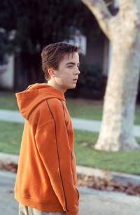 Кадр Малкольм в центре внимания