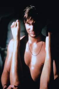 Кадр Один среди женщин