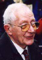 Льюис Гилберт