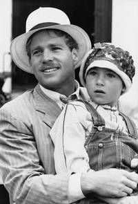 Кадр Бумажная луна