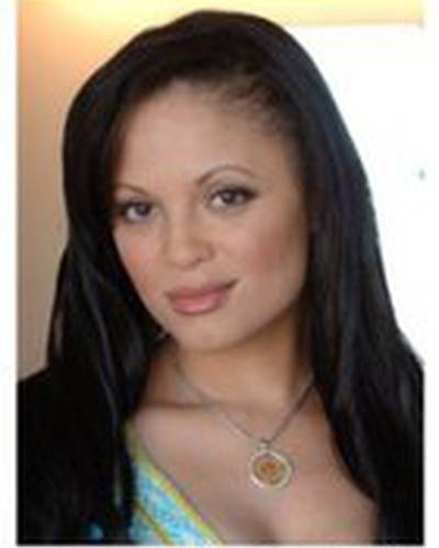 ЛаТис Таунс-Куэллар фото