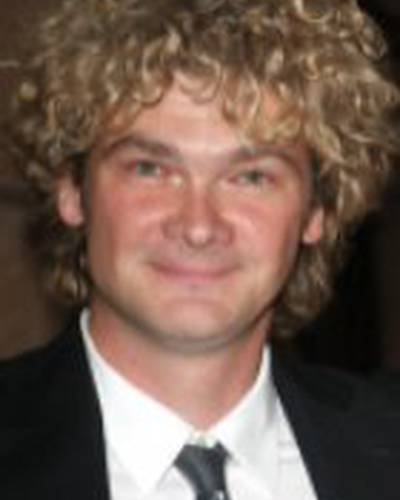 Саймон Фарнэби фото