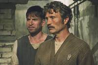 Кадр Мужчины и куры