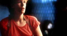 Кадр из фильма "Голубая сталь" - 1