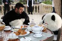 Кадр Подарок с характером