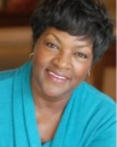 Кассандра Л. Смолл фото