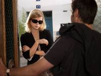 Кадр Девушка на велосипеде