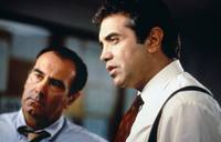 Кадр Подозрительные лица