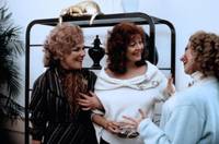 Кадр Белый дворец