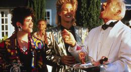 Кадр из фильма "Услужливые девушки" - 1