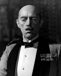 Кадр Добрые сердца и короны