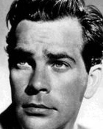 Адриан Ховен фото