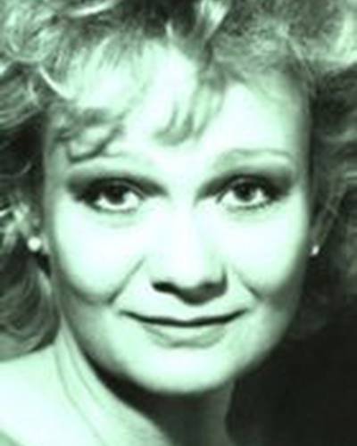 Юли Башти фото