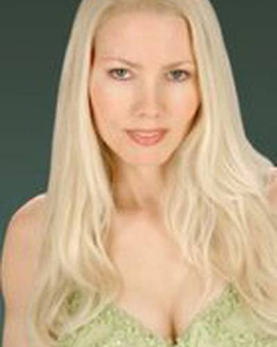 Элли Мосс фото